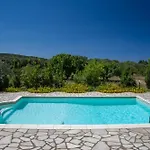 Rafael Con Piscina, Iun P4098 Villa *