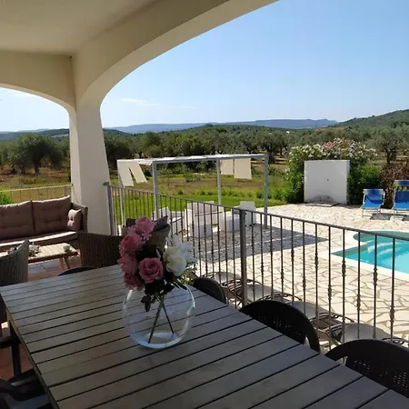 וילה Rafael Con Piscina, Iun P4098