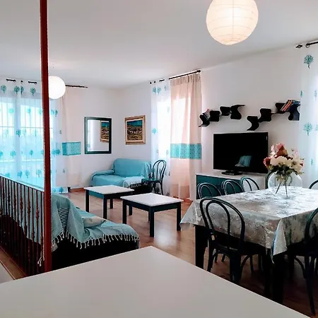 Villa Rafael Con Piscina, Iun P4098 *