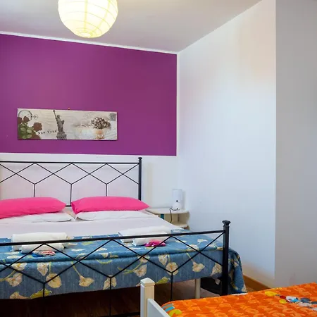 Villa Rafael Con Piscina, Iun P4098 *