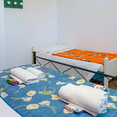 Rafael Con Piscina, Iun P4098