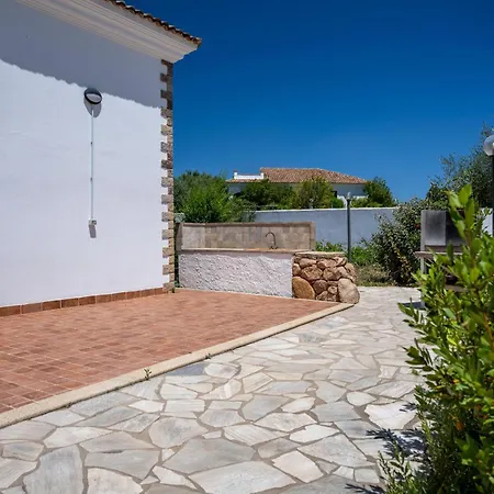 Villa Rafael Con Piscina, Iun P4098 *