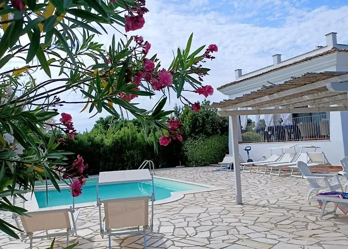 Rafael Con Piscina, Iun P4098 Willa