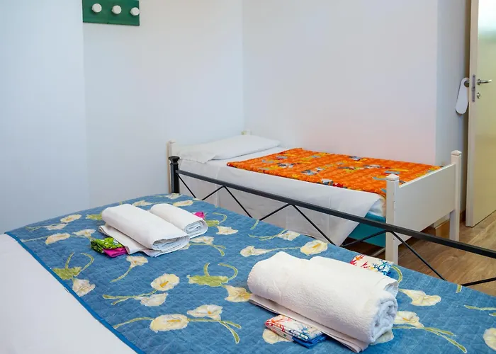 Rafael Con Piscina, Iun P4098