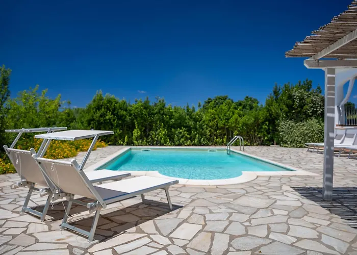 Rafael Con Piscina, Iun P4098 Willa Alghero